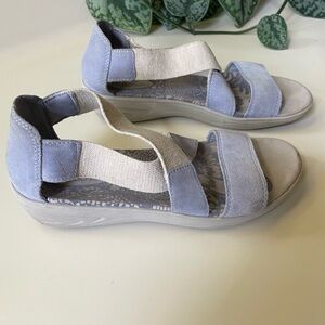 Easy Spirit Explorer Women's Blue Sandals, size 7